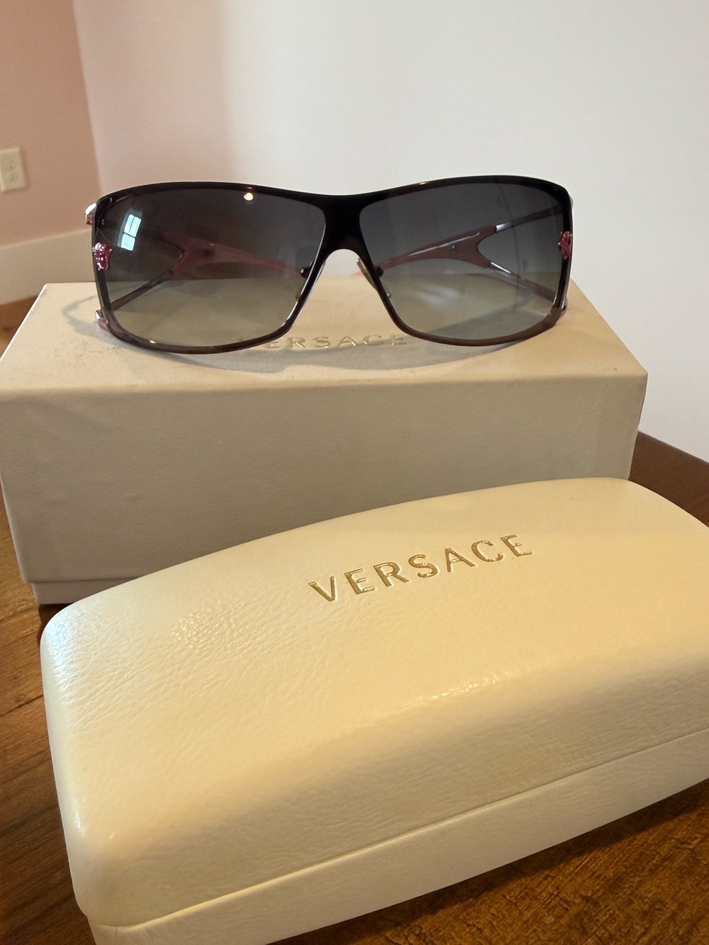 Vintage Women’s Versace Sunglasses MOD 2048